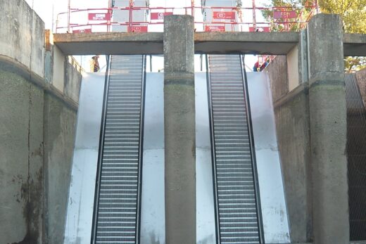 two automatic wired mesh screens