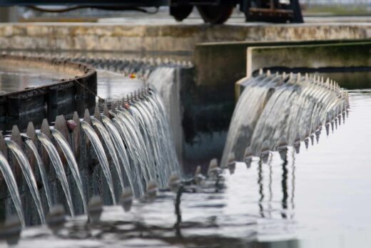 D&#x00E9;canteurs&#x20;lamellaires&#x20;&#x3A;&#x20;fonctionnement&#x20;et&#x20;b&#x00E9;n&#x00E9;fices&#x20;pour&#x20;le&#x20;traitement&#x20;des&#x20;eaux&#x20;us&#x00E9;es