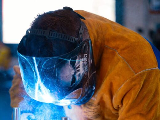 Concepteur, fabricant et installeur d&#8217;équipements pour le traitement des eaux usées industrielles et urbaines